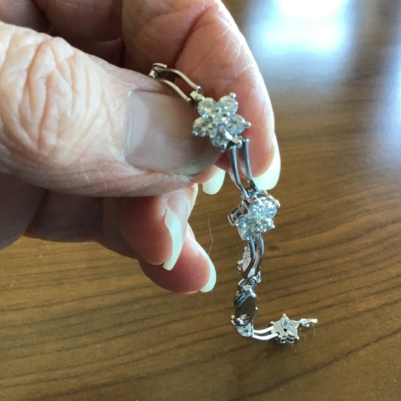 925 Sterling Silver and White Cubic Zirconia Long Wavy Link Bracelet 7.5" - Picture 2 of 9